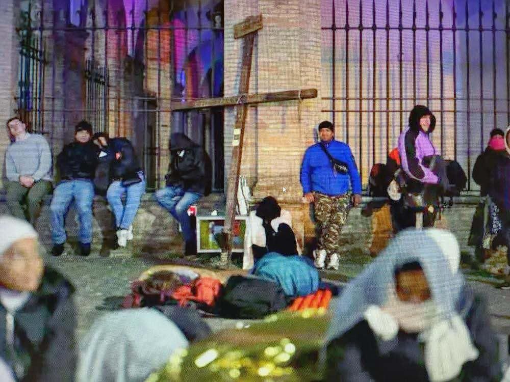 Il crocifisso arrivato a Roma per il funerale di Papa Francesco